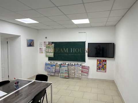 комерційна за адресою Бориса Гмирі вул., 10-А