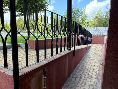 комерційна за адресою Бориса Гмирі вул., 10-А