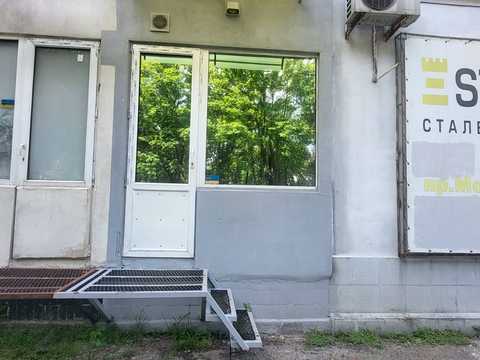комерційна за адресою Миру вул., 38/4