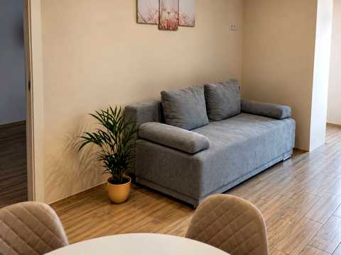 квартира за адресою Космічна вул., 3