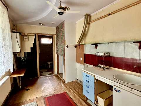 будинок за адресою Центральна вул., 6