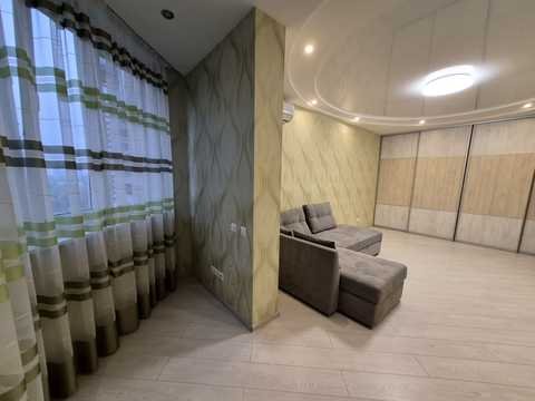 квартира за адресою Анни Ахматової вул., 30