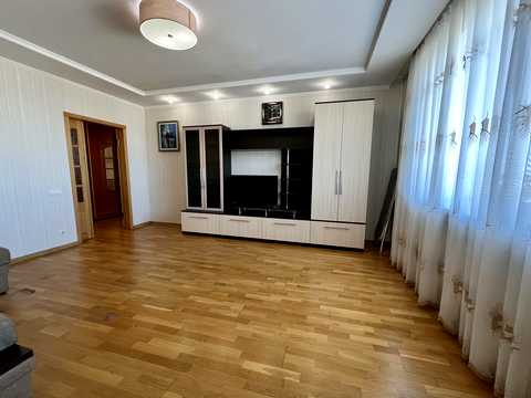 квартира за адресою Соборності вул. (Жовтнева), 77а