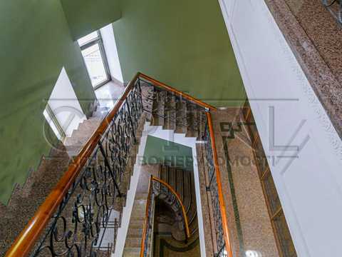 комерційна за адресою Київ, Липська вул., 16