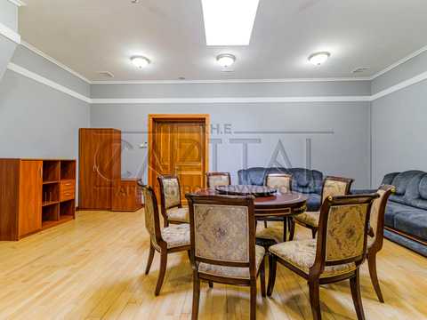 комерційна за адресою Київ, Липська вул., 16