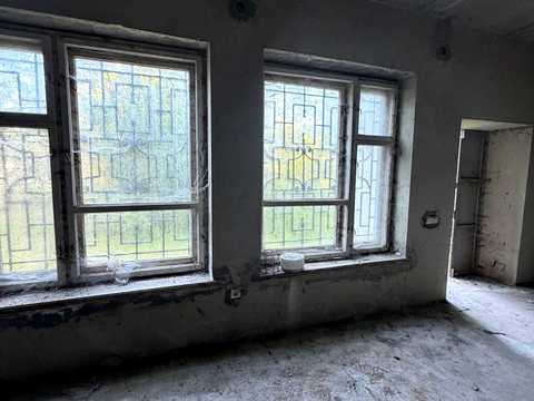комерційна за адресою Демнянська вул., 4