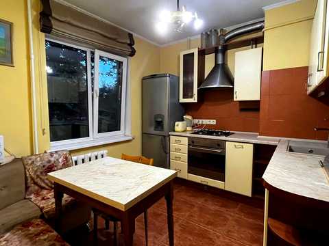 квартира за адресою Українська вул., 63