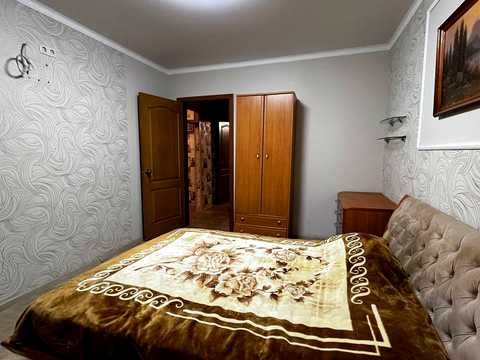 квартира за адресою Українська вул., 63