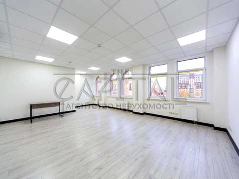 комерційна за адресою Спаська вул., 5