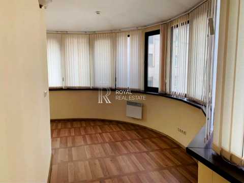 комерційна за адресою Лютеранська вул., 19б