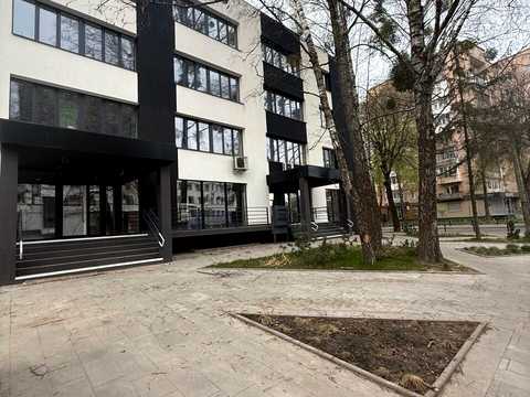 комерційна за адресою Рівне, Кавказька вул., 1