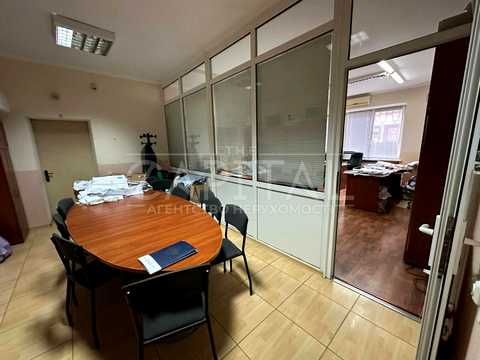 коммерческая по адресу Владимира Ивасюка просп. (Героїв Сталінграду), 4