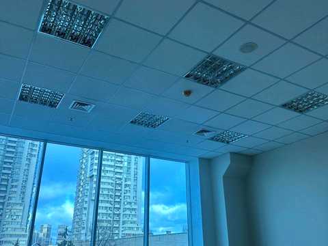 комерційна за адресою Сім'ї Бродських вул. (Смоленська), 33-31