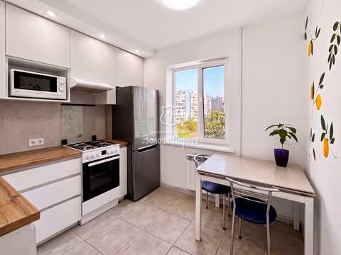 квартира за адресою Каштанова вул., 13