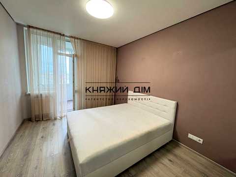 квартира по адресу Драгоманова ул., 4-А