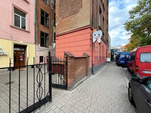 комерційна за адресою Івана Франка вул., 83