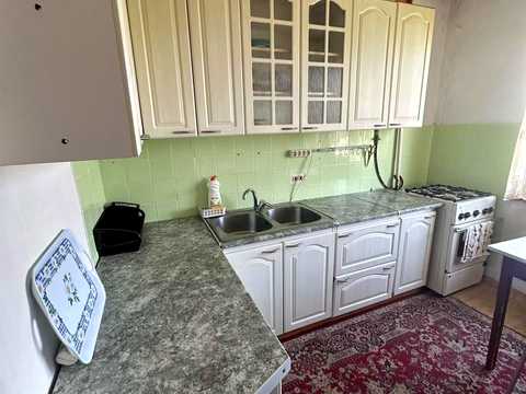 квартира за адресою Героїв 128-ї Бригади вул. (8 Березня), 42