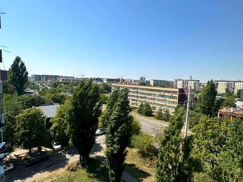 квартира за адресою Героїв 128-ї Бригади вул. (8 Березня), 42