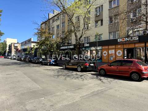 комерційна за адресою Юрківська вул., 18