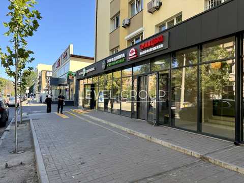 комерційна за адресою Юрківська вул., 18