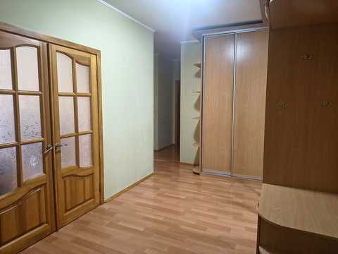 квартира за адресою Анни Ахматової вул., 13-Г