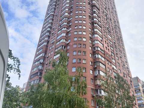 квартира за адресою Анни Ахматової вул., 13-Г