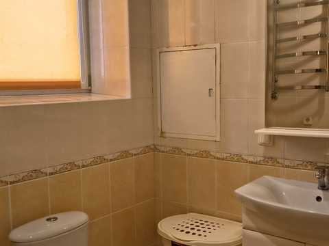 квартира за адресою Анни Ахматової вул., 13-Г