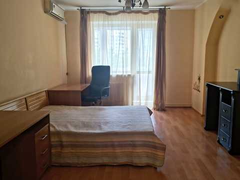 квартира за адресою Анни Ахматової вул., 13-Г