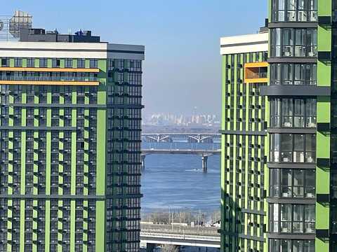 квартира за адресою Причальна вул., 12