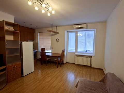 квартира по адресу Ивана Мазепы ул. (Січневого Повстання), 8