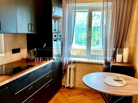 квартира за адресою Київ, Новопирогівська вул., 25/2