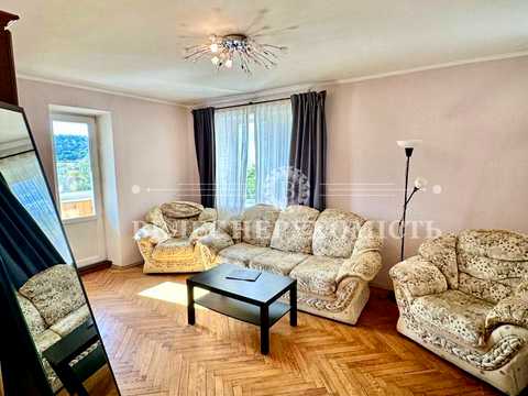 квартира за адресою Київ, Новопирогівська вул., 25/2