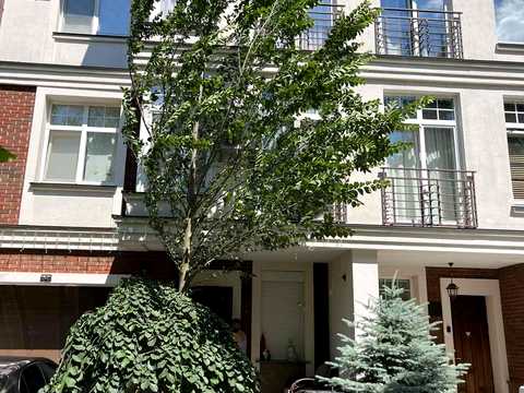 будинок за адресою Берегова вул., 11