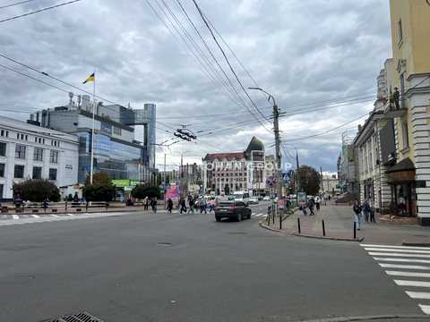 комерційна за адресою Соборна вул., 19