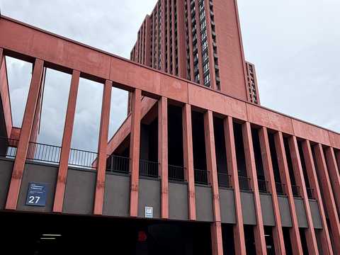 паркомісце за адресою Набережно-Рибальська вул., 27
