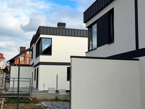 будинок за адресою Бандери
