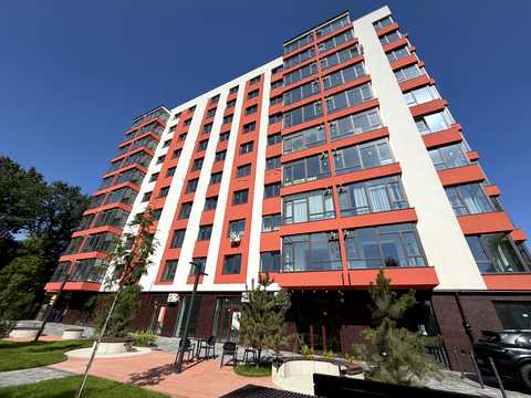 комерційна за адресою Чорновола вул., 123-А