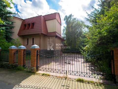 будинок за адресою Київська