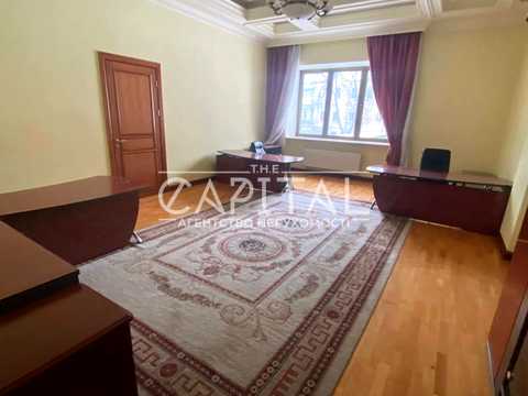 комерційна за адресою Липська вул., 10