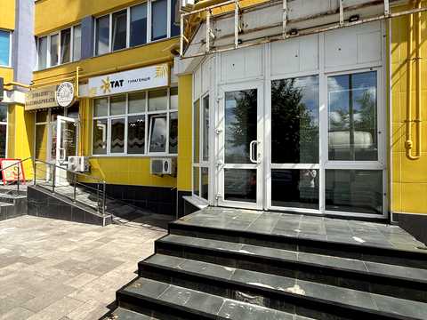 комерційна за адресою Яблунева вул., 13-Б