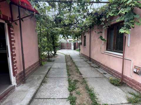 дом по адресу Свободи ул., 77
