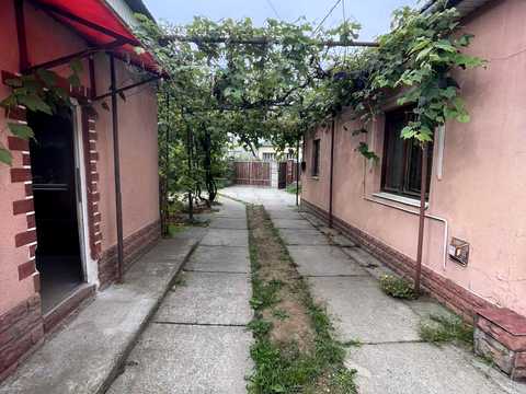 дом по адресу Свободи ул., 77