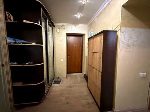 квартира за адресою Довженка вул., 12