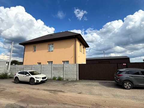 комерційна за адресою Садова вул., 20