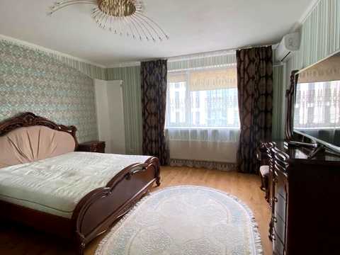 квартира по адресу Степана Бандери ул., 33/2