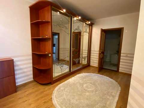квартира по адресу Степана Бандери ул., 33/2