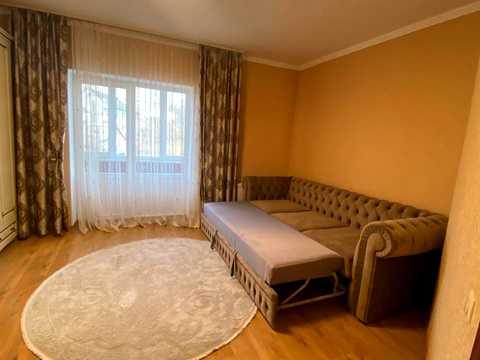 квартира по адресу Степана Бандери ул., 33/2