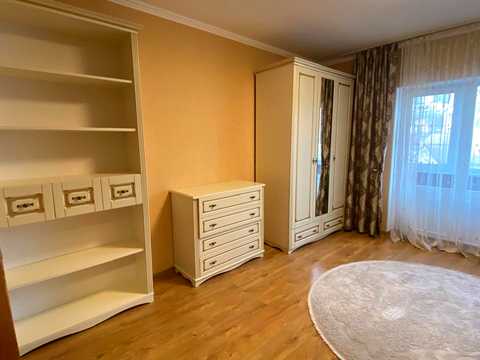 квартира по адресу Степана Бандери ул., 33/2