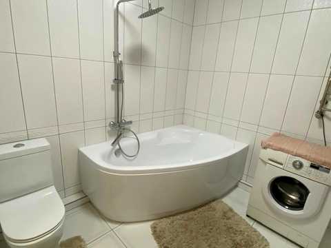 квартира по адресу Степана Бандери ул., 33/2