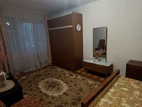квартира за адресою 10 Квітня вул., 8